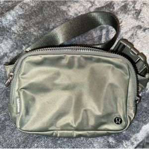 XL Lululemon belt bag